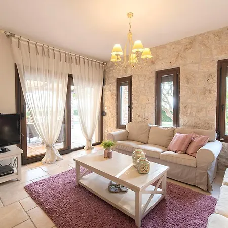 Flow Garden Pool Villa, Halkidiki 基拉奇尼
