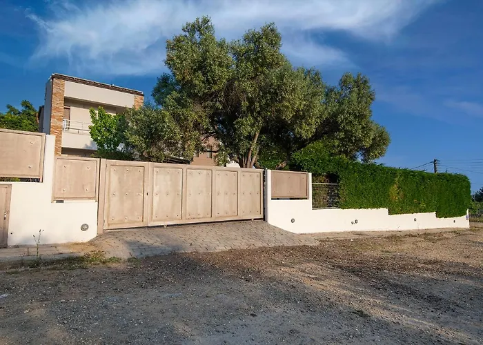 Flow Garden Pool Villa, Halkidiki Villa